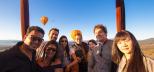 朋友-聚会-互动-黄金海岸-热气球-飞行-香槟-早餐